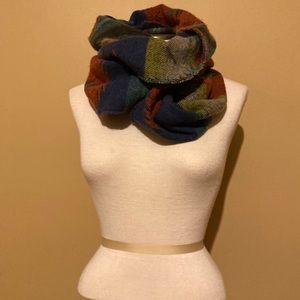 Aztec pattern knit infinity scarf